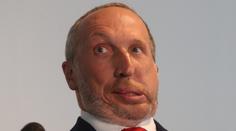 Vysmahni, totál lůzr, vy**rání. Klaus ml. se pustil na facebooku do lidí