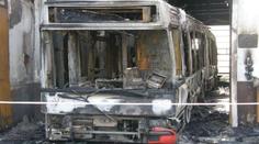 Dálnice D1 byla mimo provoz, na 44. kilometru shořel autobus