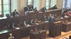 Poslanci jednali do tří ráno! Schválili zmírnění exekucí či ochranu nájemců