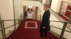 Babišova derniéra: Podívejte se, jak vypadal jeho poslední den premiéra