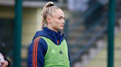 Sexy fotbalistka Alisha možná přijde o domácí Euro. Potřebuje čas, říká trenérka