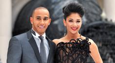 Hamilton se bude ženit! Krásná Nicole mu napotřetí kývla