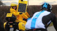 Tohle jsou lidé, kteří dělají Tour de France. Co se skrývá v zákulisí?