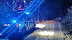 Ujíždějící řidička nechtěla zastavit a nabourala autobus. Policisté museli střílet