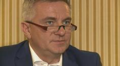 Absence prověrky, nákup vily, zabijačka. Mynářova minulost je protkaná kauzami