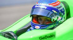 Loni Alonso, letos Patricková. Indy500 přilákala další hvězdu