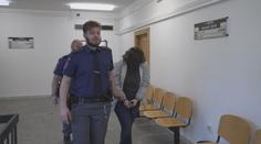 Policie zabránila masakru v nákupním centru. Dívce hrozí až 18 let vězení