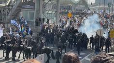 Protesty v Izraeli proti změně soudního systému. Policie použila vodní děla