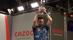 Úžasné finále. Van Gerwen zavřel devítku, králem je ale Humphries