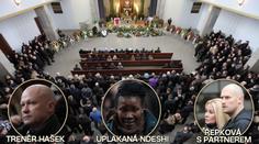 VIP na Drobného pohřbu: Hašek, modelky a Řepková s partnerem