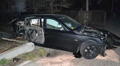 Řidič BMW vylétl ze silnice, srazil dívku, přerazil stromy a porazil sloup! Školačka (13) zemřela!