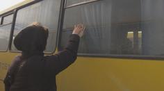 Ve Lvově se rozdělují rodiny. Ženy se loučí s manželi, kteří míří na frontu