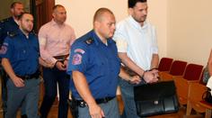 Soud s policejními vyděrači z Toflova gangu: Hrozí jim 10 až 16 let vězení