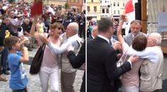 VIDEO: Za Zemana se porval i stařík s hůlkou. Napadl ženu