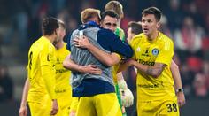 Tři červené a zlomená noha Klimenta. Po řežbě postupuje do finále poháru Sigma