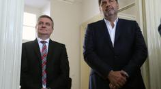 Hradní papaláš kašle na karanténu! Vrátil se z Číny a chodí po Praze