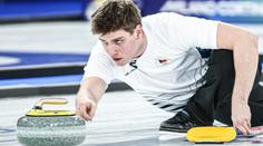 Olympiáda odstartovala curlingem. Český pár na Kanadu nestačil