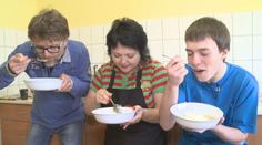 NOVÝ RECEPT: Vyzkoušejte výbornou polévku - "Skuheračku"