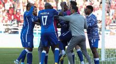 Dvě červené a drama až do penalt. Al-Hilal je v semifinále MS klubů