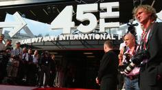 V Karlových Varech oficiálně začal 45. ročník mezinárodního filmového festivalu