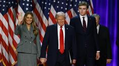 Šéf UFC i Donaldova kopie. Kdo jsou lidé, kteří s Trumpem slavili na pódiu