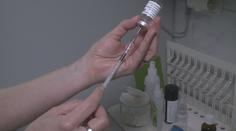 Očkování v Česku nabírá zpoždění, mezi lidmi je o něj malý zájem