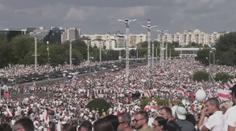 Protesty proti Lukašenkovi pokračují. Režim umlčuje zahraniční novináře