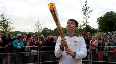 Mladík chtěl ukrást olympijskou pochodeň! Zatkla ho policie