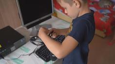 Školy mají problém s nedostatkem počítačů. Pomoci má speciální projekt