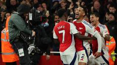 Arsenal ovládl šlágr kola, skórovali obránci. Liverpool ztratil body v závěru