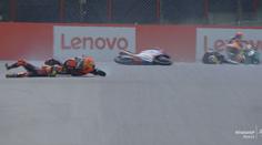VIDEO: Děsivá nehoda v MotoGP! Salačova soupeře odvezl vrtulník