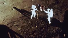 Zemřel Neil Armstrong (†82). První člověk, který vstoupil na Měsíc