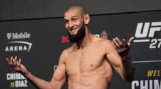 Čimajev měl po výhře v UFC dojemný projev. Nechte nás žít, prosil