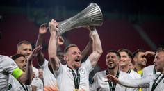 Absolutní legenda. Hodně štěstí, Vlade. Fanoušci West Hamu se loučí s Coufalem