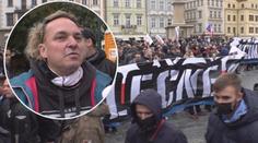 Opatření jsou nesmyslná, míní protestující. Volají po změně vlády