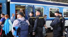 Uprchlíci se v Praze na nádraží poprali s policisty, 10 zatčených