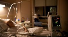 Seniorce vadilo, že druhá pacientka chrápe. Začala ji dusit polštářem