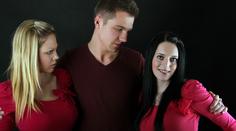 Kotě, to je moje milenka a bude s námi bydlet! Podle vědců je monogamie přežitek!