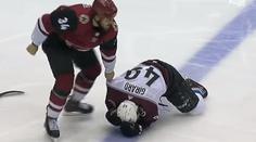 Šílenec z NHL: Sejmul soupeře a dlouho si nezahraje! VIDEO