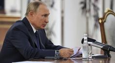 Putina opouští jeho blízcí. "Nehrajte si s lidmi," vzkazují prezidentovi