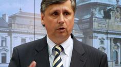 Fischer terčem neonacistů. Přihlásil se k židovské víře
