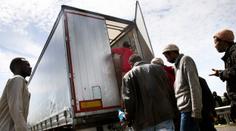 Útoky migrantů na české kamiony: Řidičům hrozí pokuty i po šesti letech