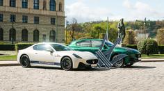 Maserati slaví po svém. Do historického centra Prahy vyslalo 800 luxusních koní
