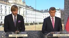 Babiš: Není důvod k panice. Nevykupujte potraviny a roušky