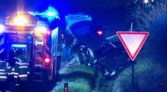 Hrozivá nehoda u Nýřan: V autě bylo pět mladých lidí, jedna žena zemřela na místě