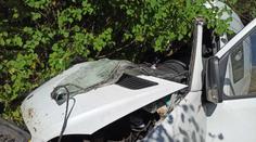Tragické nehody. Zemřel motorkář a muž ze zdemolované dodávky