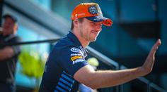 Verstappen odrazil útoky Norrise a slaví. Na domácí trati ovládl sprint