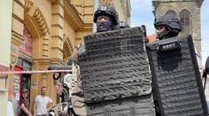 Ozbrojené vloupání v centru Prahy. Policie zadržela tři cizince