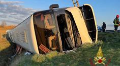 Autobus s uprchlíky z Ukrajiny havaroval v Itálii. Zemřel jeden z cestujících