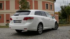 TEST Toyoty Avensis kombi: na obzoru plachta bílá